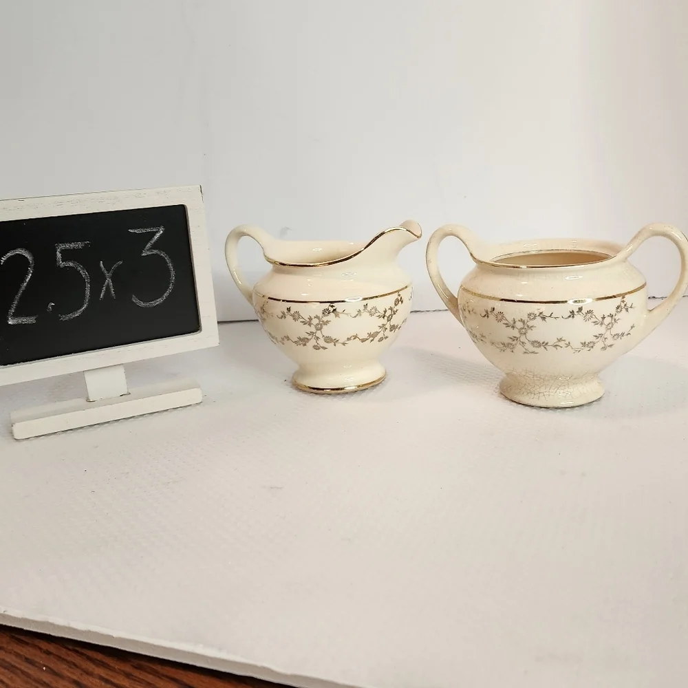 Universal Cambridge Camwood Ivory‎ pattern vintage creamer and sugar china set